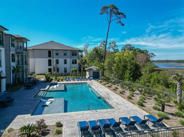 2501 Bienville Blvd #524, Ocean Springs, MS 39564