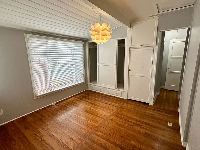 4561-4565 Altadena Ave — Photo 13