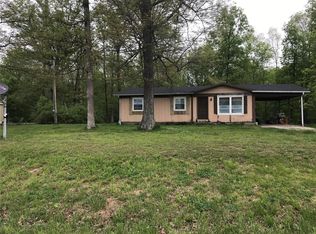 3566 E Magic Rd, Woodlawn, IL 62898