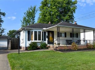 317 Nobottom Rd, Berea, OH 44017