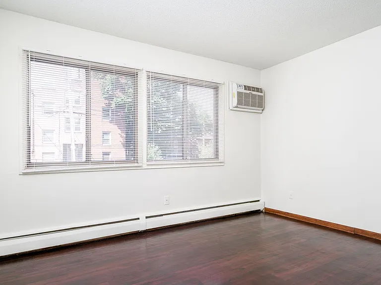 2626 Fremont Ave S — Photo 12
