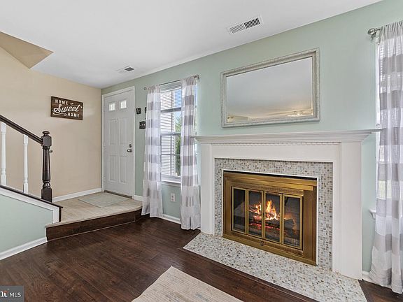 2nd image of 53 Bark Hollow Ln