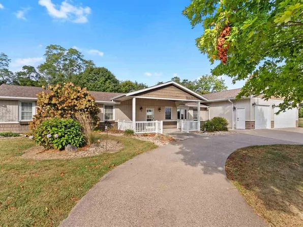1968 Geneva Hills Rd, Muscatine, IA 52761