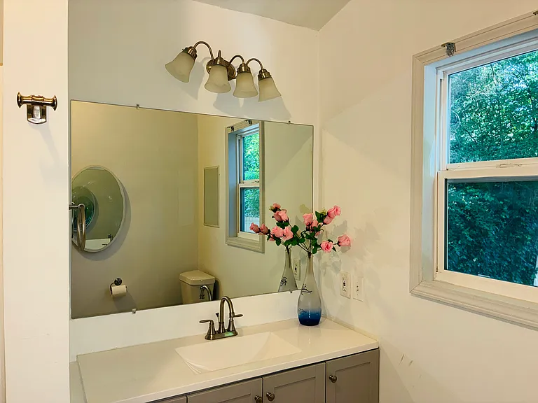 1058 Birch St SW #1 — Photo 21
