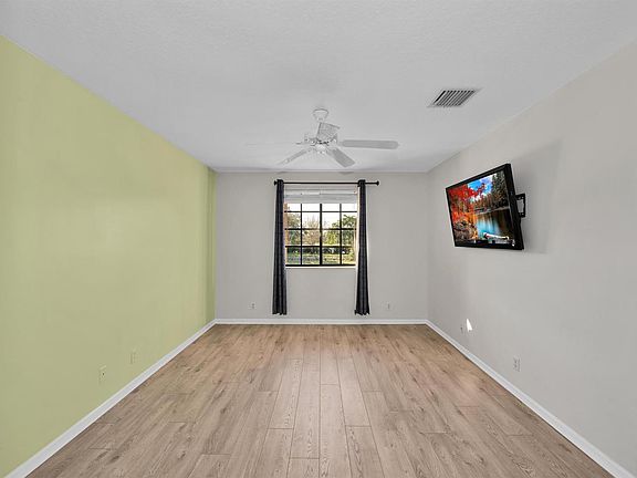 3rd image of 9620 Alcazar Ln