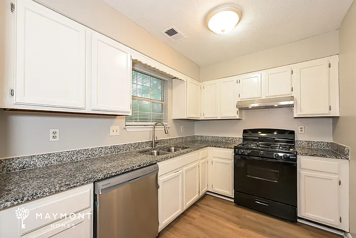 5621 Stonington Trace Pkwy — Photo 9