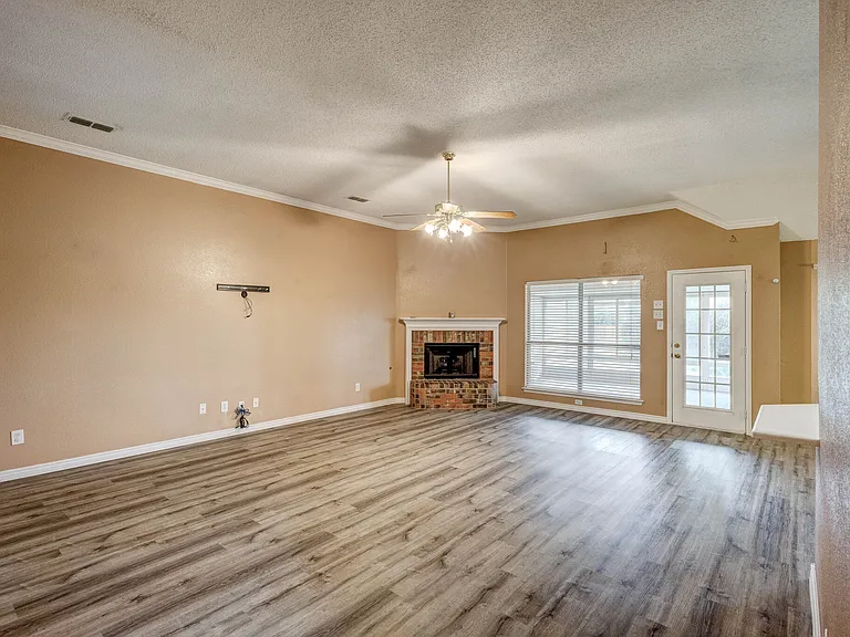 7708 Chandler Ct — Photo 5