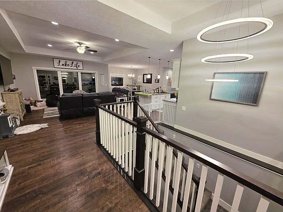 3rd image of 5724 Island Ct