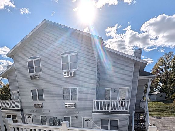 5th image of 316 E Davis St #C