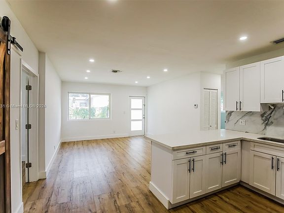 5th image of 164 NW 34th Ave