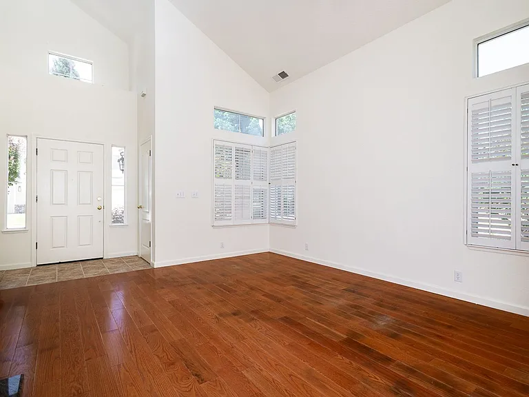 131 Royalton Cir — Photo 14