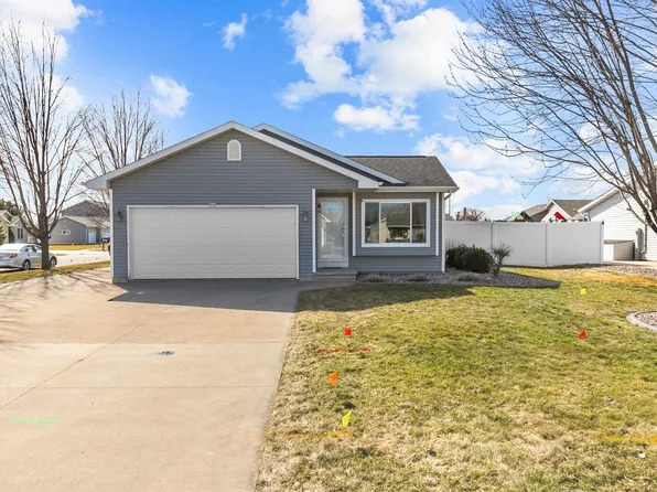 750 E Scott St, Omro, WI 54963