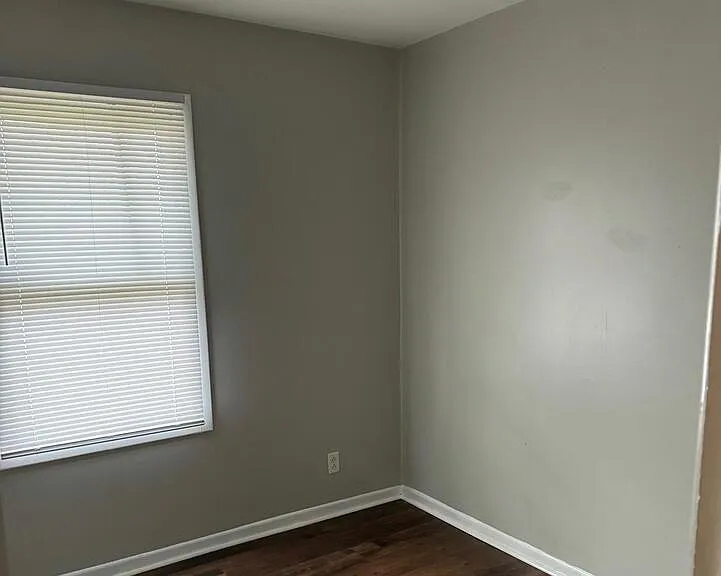 3226 N Wellington Ave — Photo 5