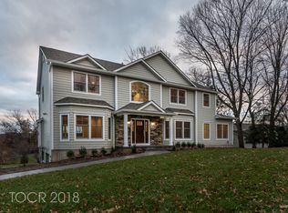 26 Fairmount Ave, Mahwah, NJ 07430