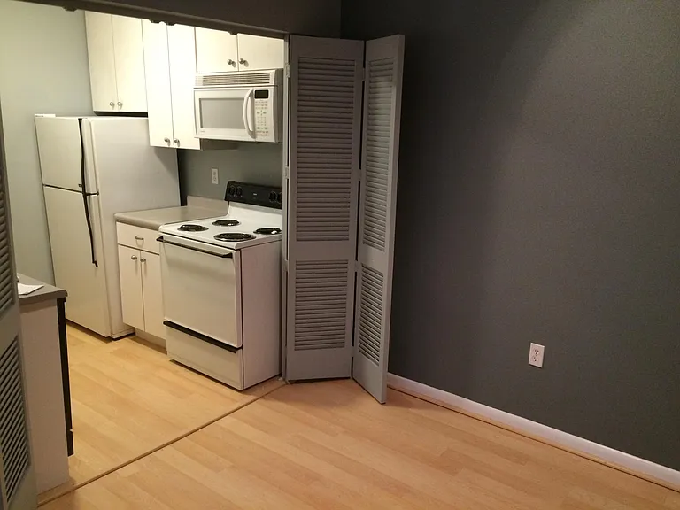801 Delta Ave #7A — Photo 5