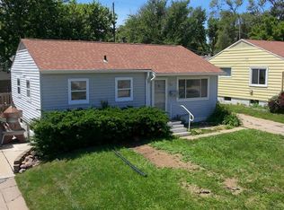 3236 S 39th St, Omaha, NE 68105