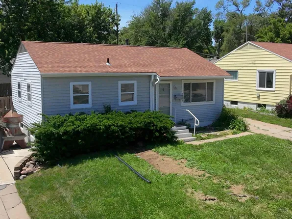 3236 S 39th St, Omaha, NE 68105