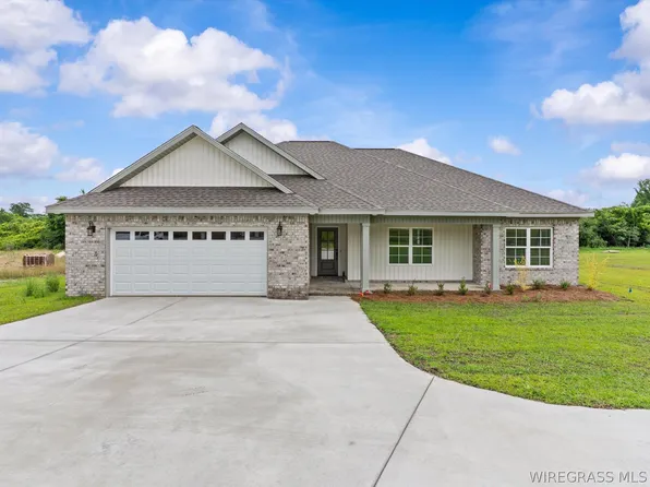 562 N John St, New Brockton, AL 36351
