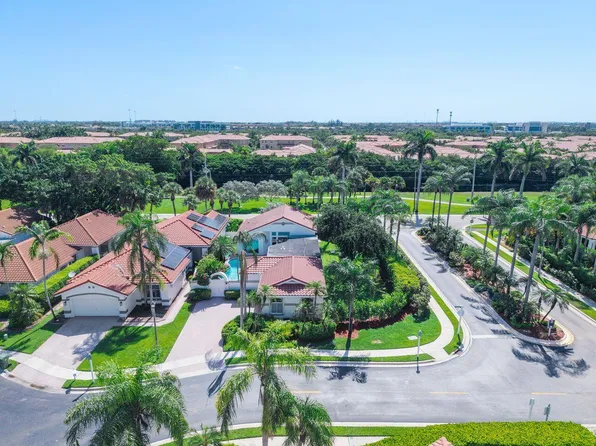1081 BEL AIRE Drive E, Pembroke Pines, FL 33027