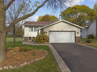 567 Westfield Ln, Vadnais Heights, MN 55127