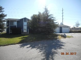106 Rebel Dr, Evanston, WY 82930