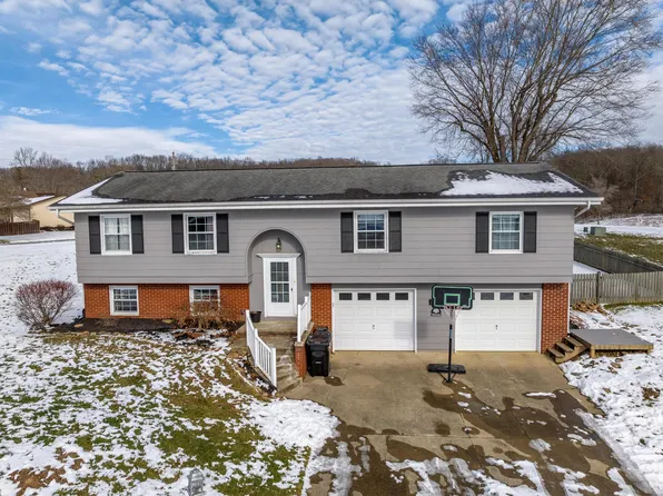 1608 Valley Dale Dr, Logan, OH 43138