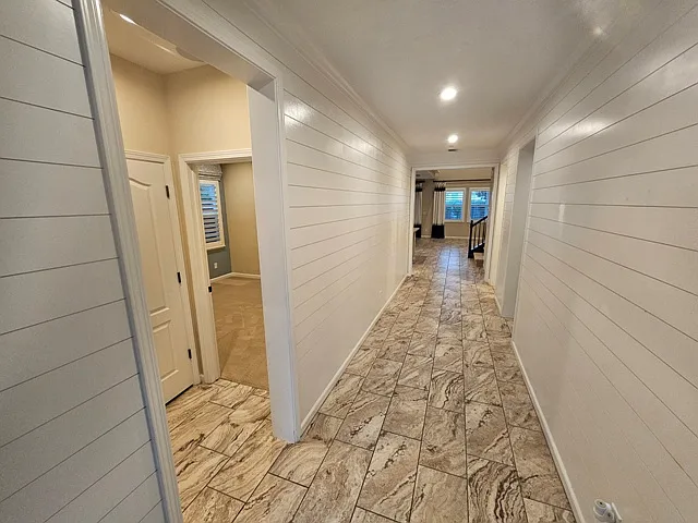 5 bed, 3.5 bath, 2572 sqft, $4,000 — Photo 3