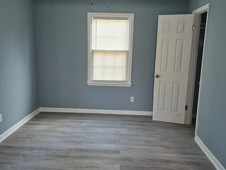 6241 Church St — Photo 11