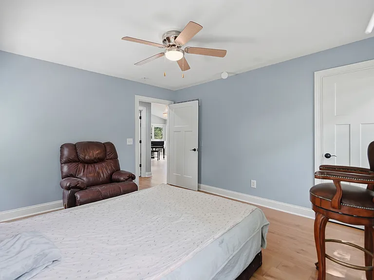 1147 Fenno Dr — Photo 16