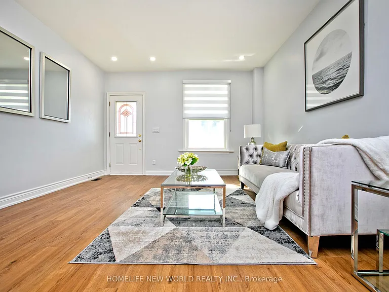 19 Britannia Ave — Photo 4