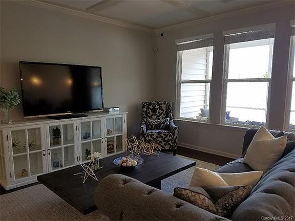3rd image of 104 Park View Dr #2