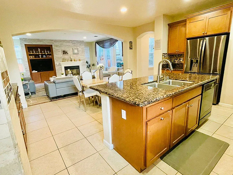 381 W Alameda Dr — Photo 28