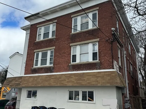 8-12 Nichols St, Gardner, MA 01440