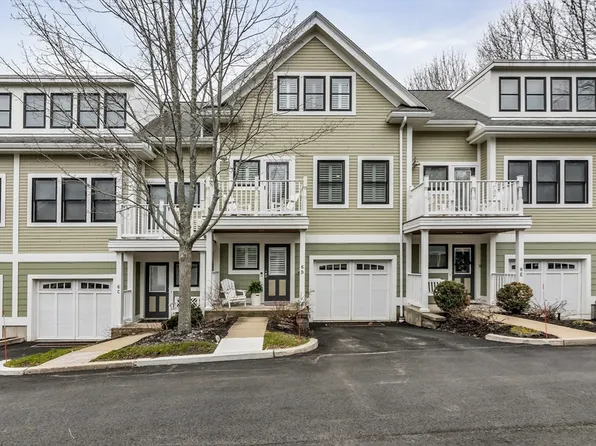 6 Summer St #D, Manchester, MA 01944