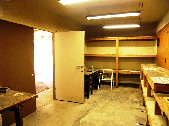 5th image of 2230 Bradley Ln