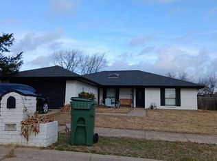 2001 River Bend Rd, Arlington, TX 76014