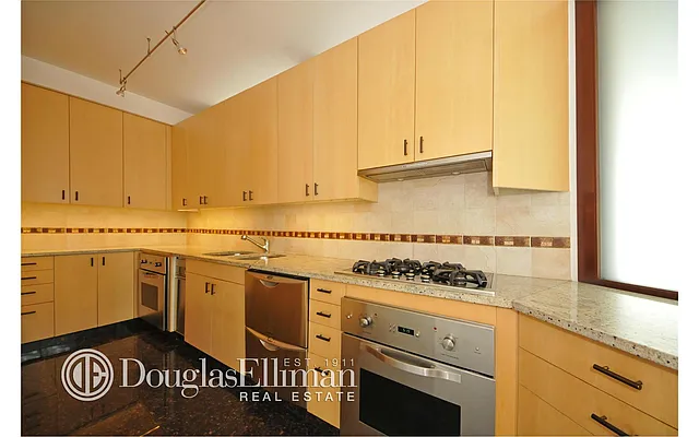 Rented by Douglas Elliman | media 15