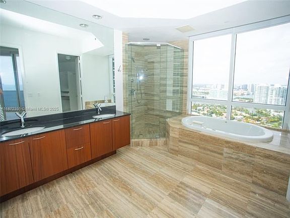 3rd image of 15811 Collins Ave APT 3004