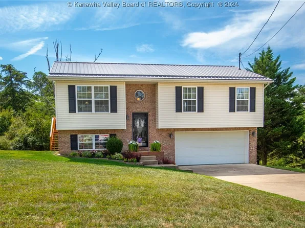 41 Oakvale Rd, Hurricane, WV 25526