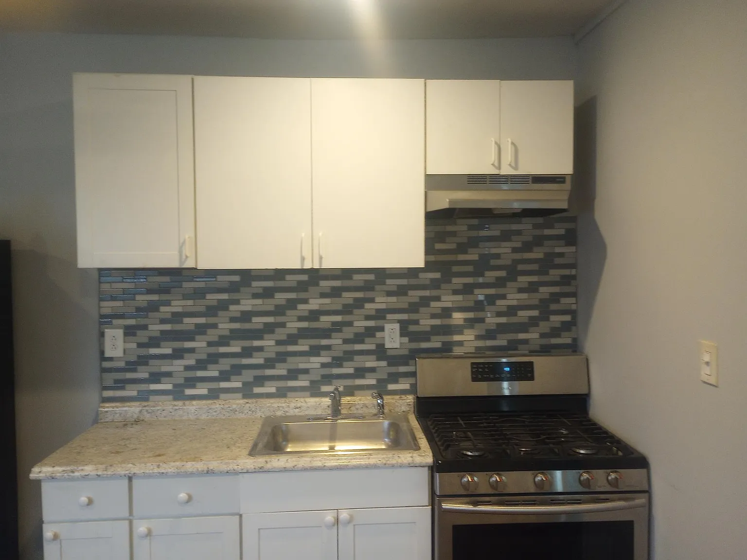 2 bed, 900 sqft, $980 — Photo 1