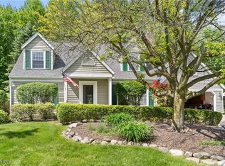 33321 N Burr Oak Dr, Solon, OH 44139
