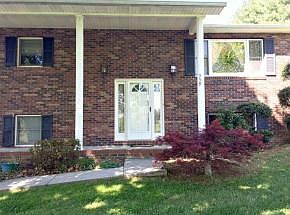 4th image of 359 Camelot Dr