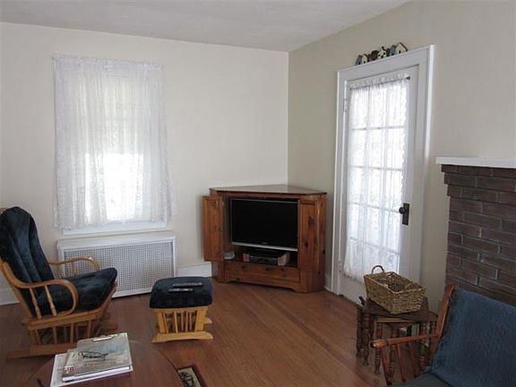4th image of 11 Elmwood St