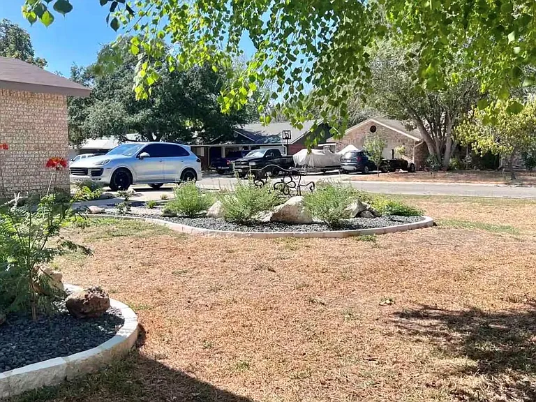 919 Hideaway Cir — Photo 20