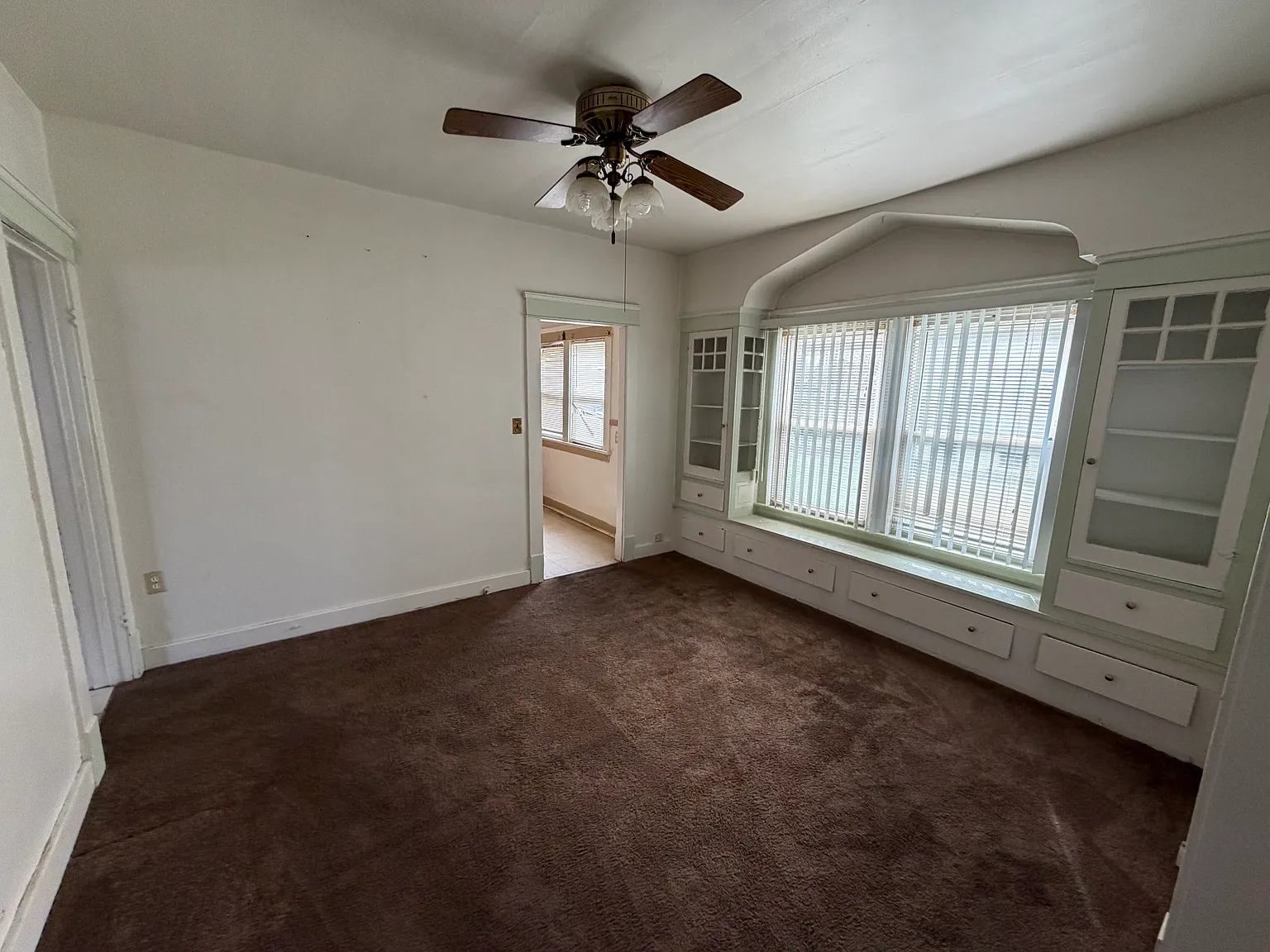 2 bed, $950 — Photo 1