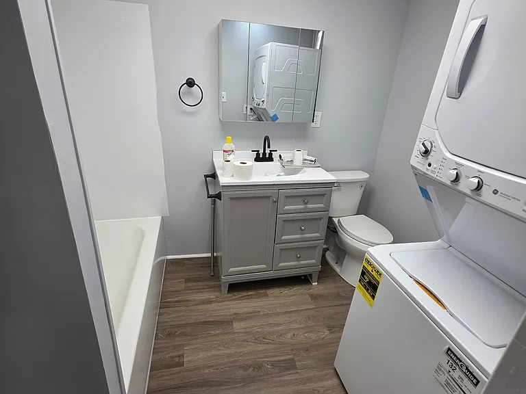 533 Broadway #5 — Photo 4