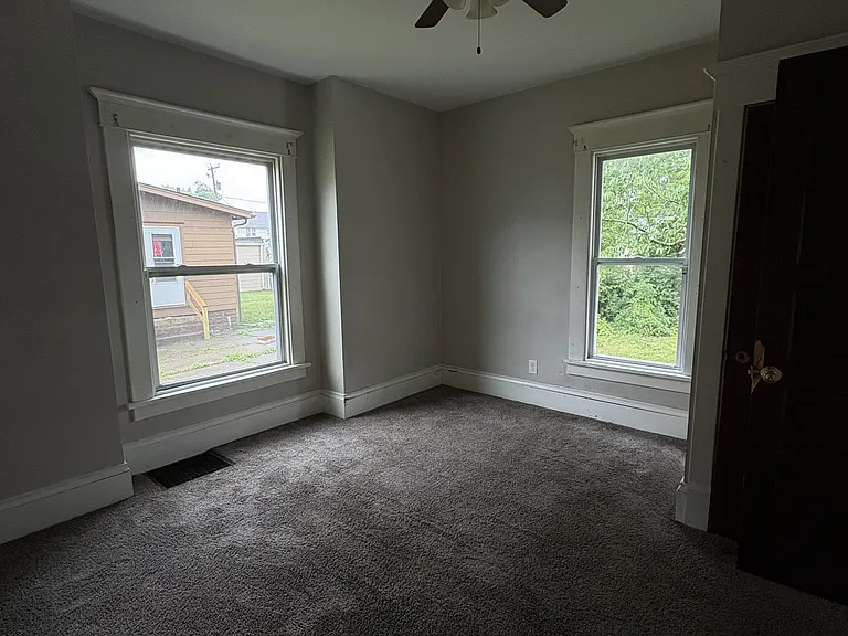 203 Maryland Ave SW #1 — Photo 2