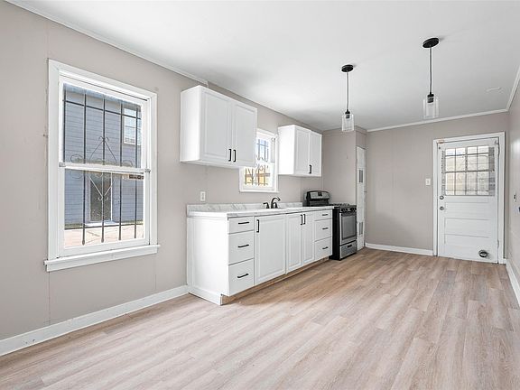 5th image of 2410 Milby St #A