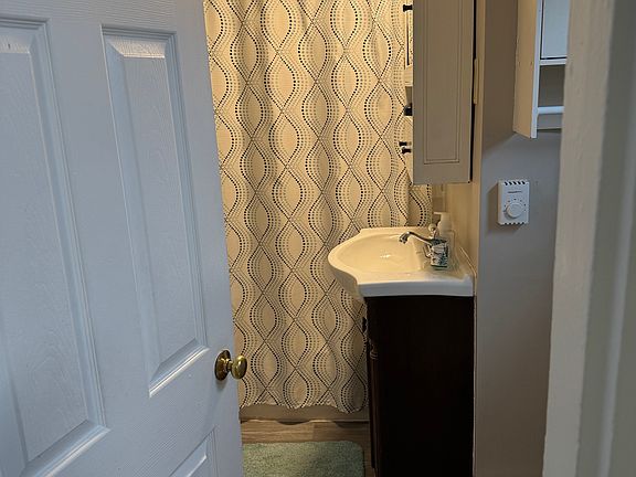 5th image of 28 Beach St #2