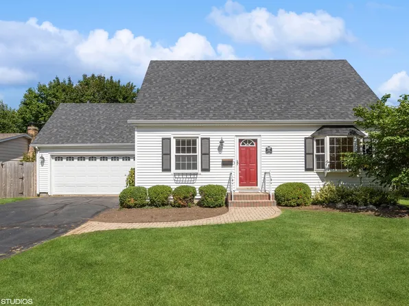 106 Lloyd St, Cary, IL 60013